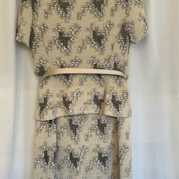 ST. JOHN “ STUNNING “ TWO PIECE EVENING WEAR 4 Worn twice Excellent Condition - Picture 8 of 13